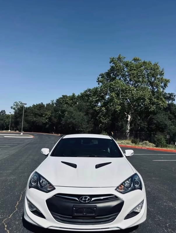 Hyundai Genesis 3.8 Grand Touring